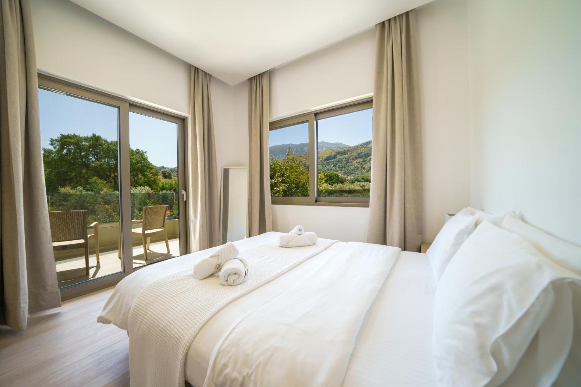 Marian With Private Swimming Pool & Jacuzzi * Georgioupoli