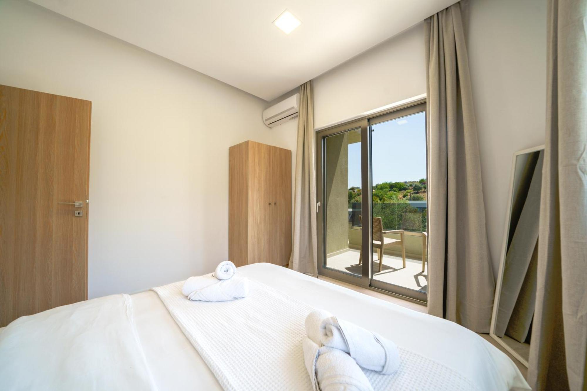 Marian With Private Swimming Pool & Jacuzzi *