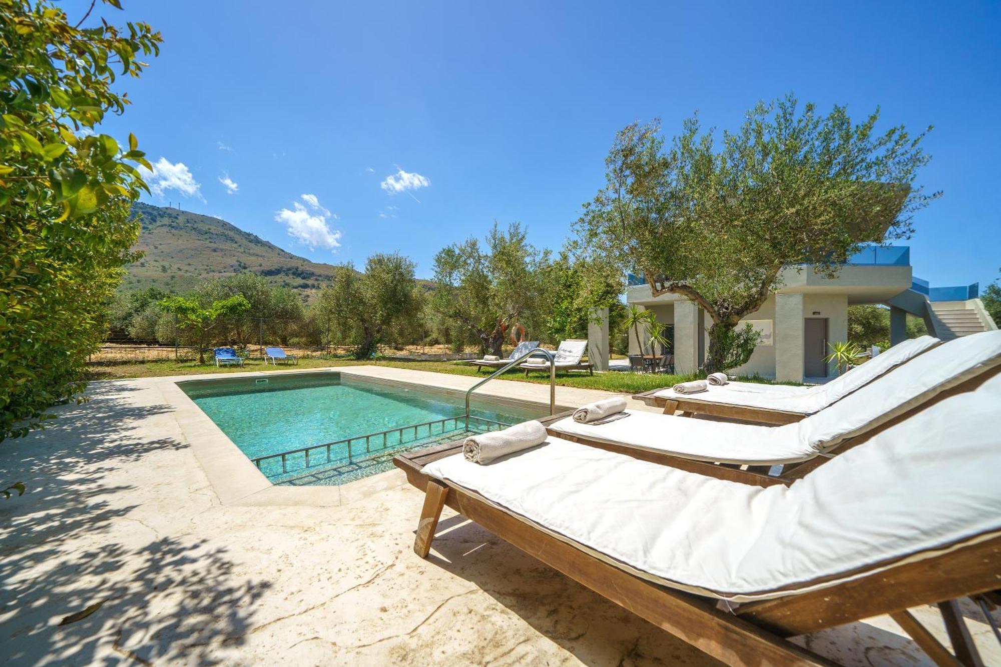 Willa Marian With Private Swimming Pool & Jacuzzi Georgioupoli
