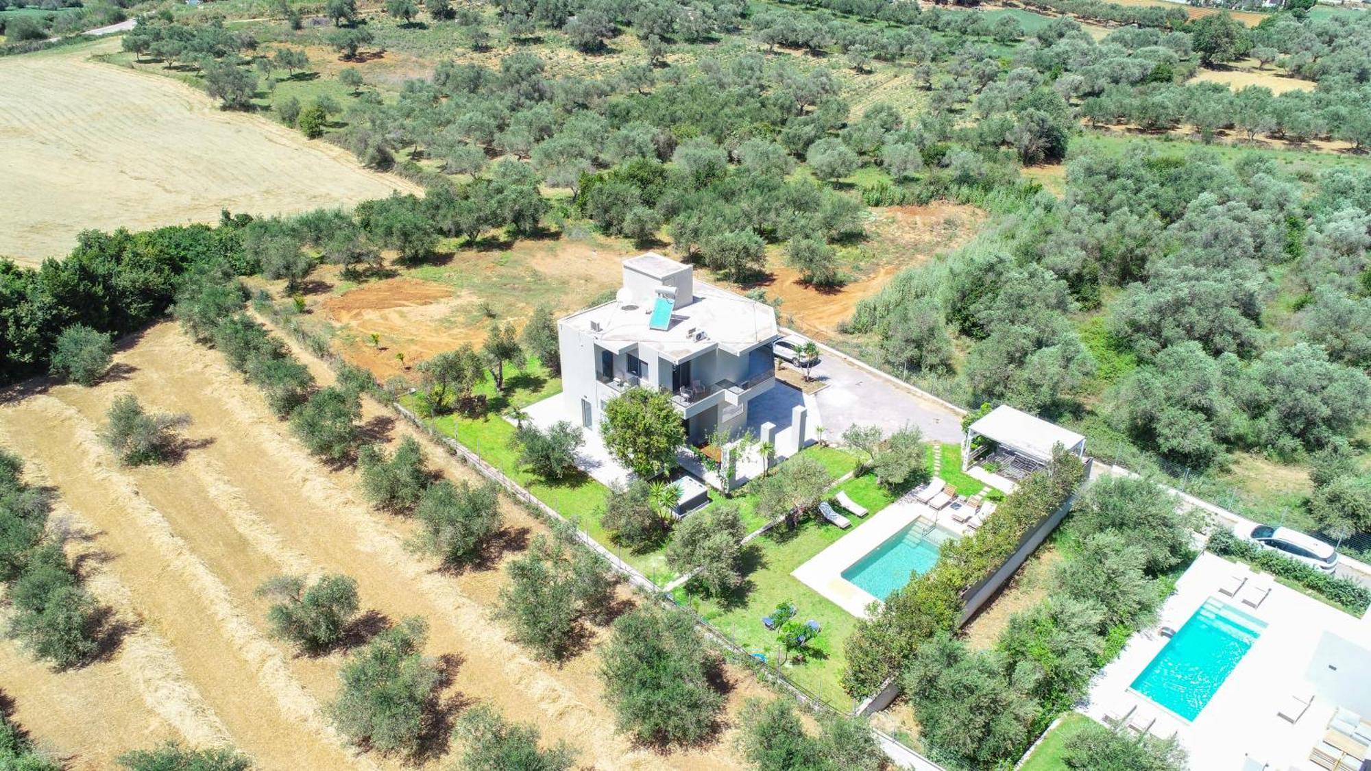 Marian With Private Swimming Pool & Jacuzzi Willa *