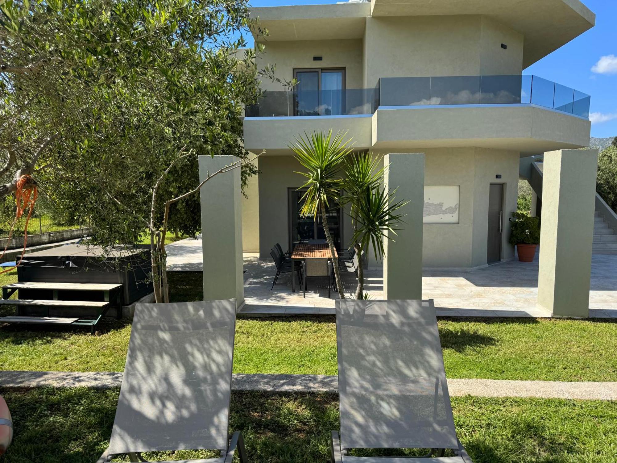 Marian With Private Swimming Pool & Jacuzzi * Georgioupoli