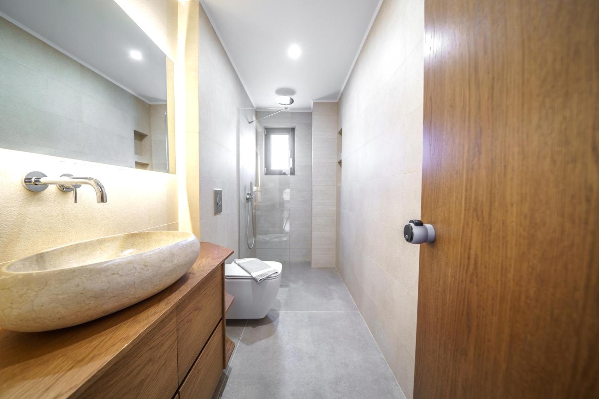 Marian With Private Swimming Pool & Jacuzzi Βίλα *